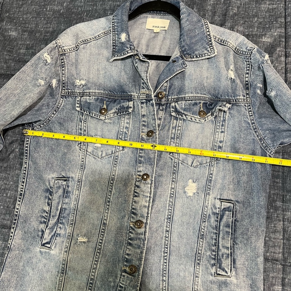 SOLD! Taking to consignment 7/31 Vici Layne distressed denim Jean jacket - Picture 13 of 16